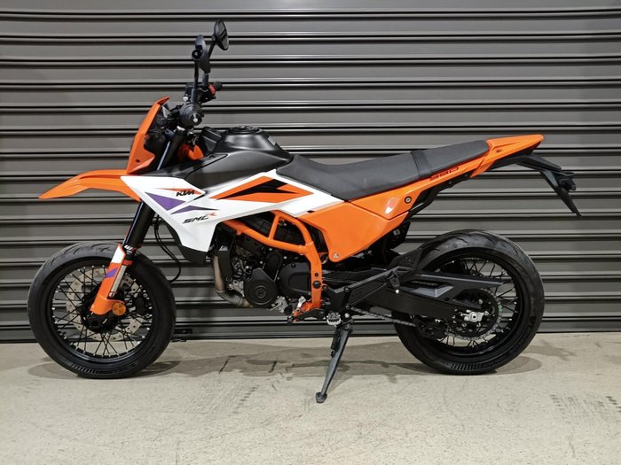 2025 KTM 2025 KTM 390CC 390 SMC Road ORANGE