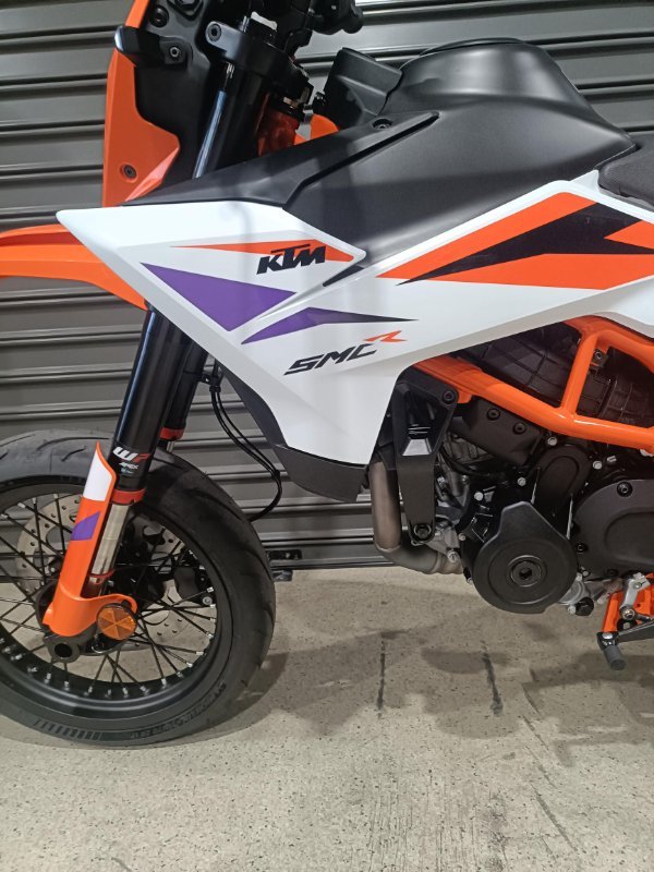 2025 KTM 2025 KTM 390CC 390 SMC Road ORANGE