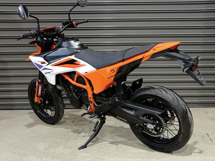 2025 KTM 2025 KTM 390CC 390 SMC Road ORANGE