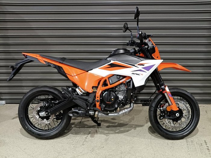 2025 KTM 2025 KTM 390CC 390 SMC Road ORANGE