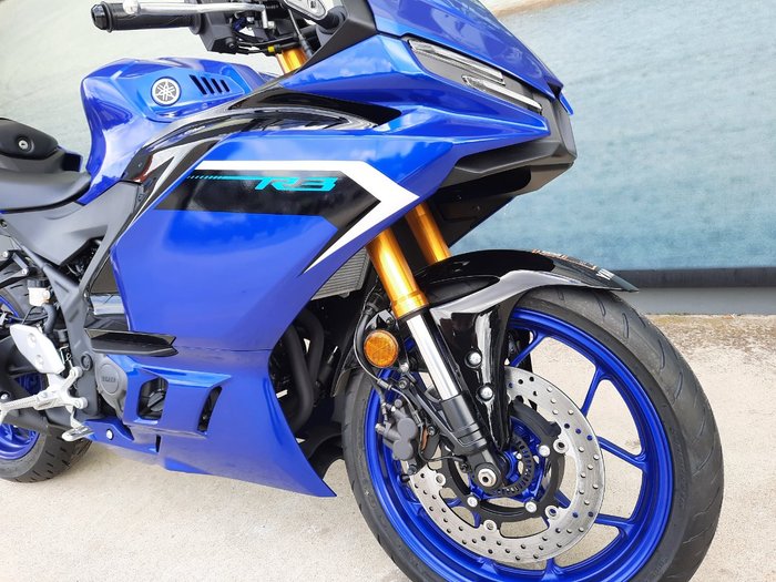 2025 Yamaha YZF-R3 Blue