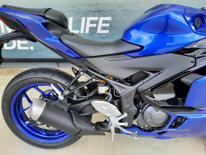 2025 Yamaha YZF-R3 Blue