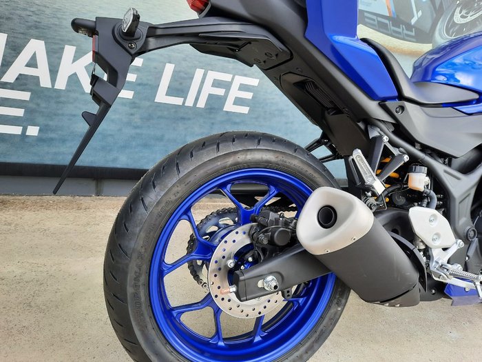 2025 Yamaha YZF-R3 Blue