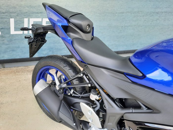 2025 Yamaha YZF-R3 Blue