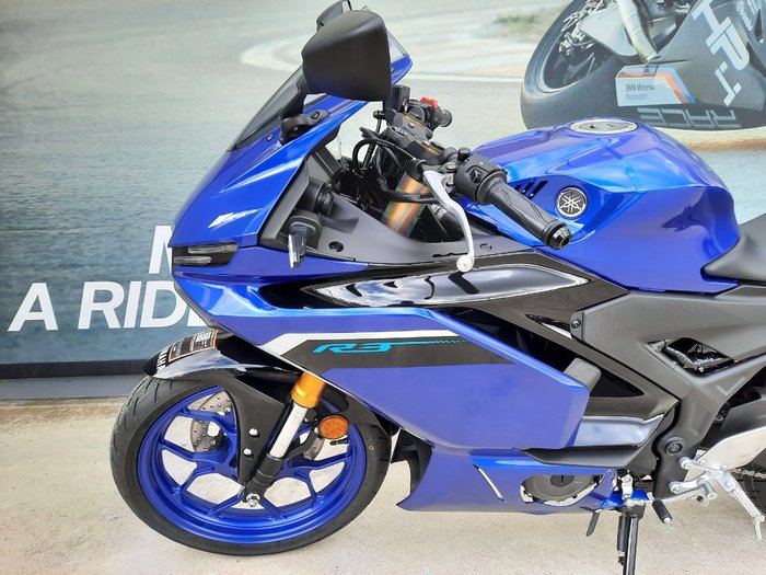 2025 Yamaha YZF-R3 Blue