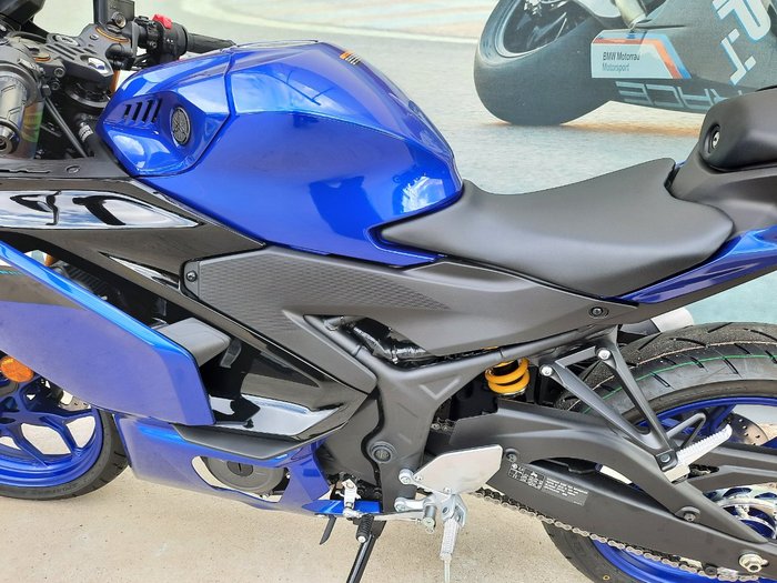 2025 Yamaha YZF-R3 Blue