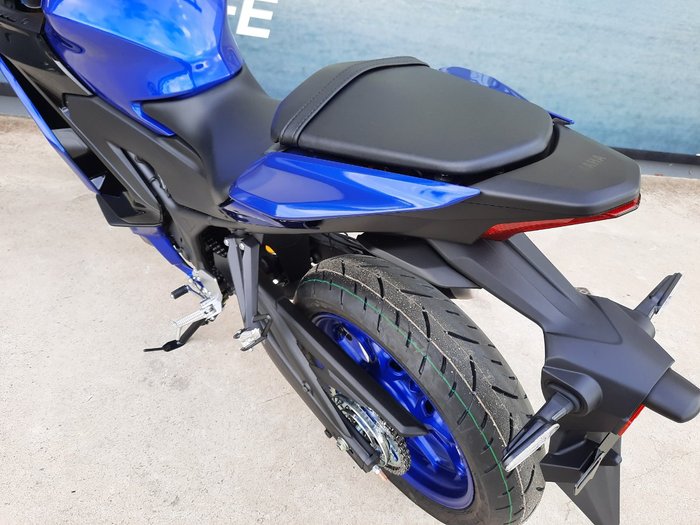 2025 Yamaha YZF-R3 Blue