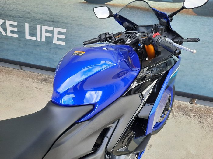 2025 Yamaha YZF-R3 Blue