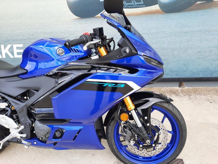 2025 Yamaha YZF-R3 Blue
