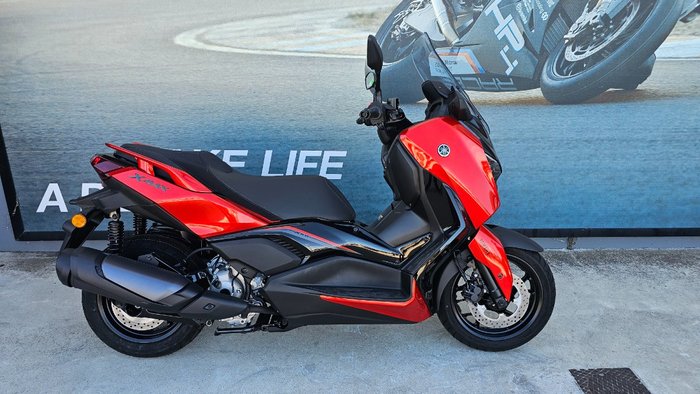 2025 Yamaha XMAX 300 (CZD300A)