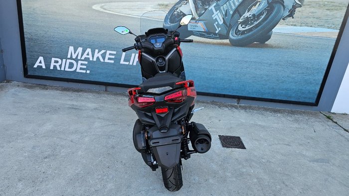 2025 Yamaha XMAX 300 (CZD300A)