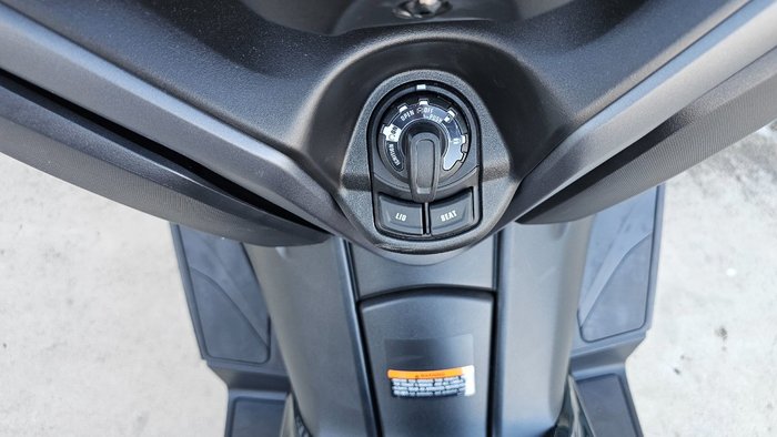 2025 Yamaha XMAX 300 (CZD300A)