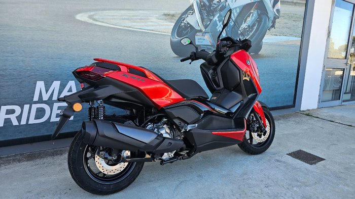 2025 Yamaha XMAX 300 (CZD300A)