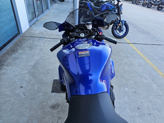 2025 Yamaha YZF-R1 Blue