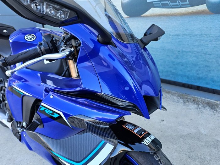 2025 Yamaha YZF-R1 Blue