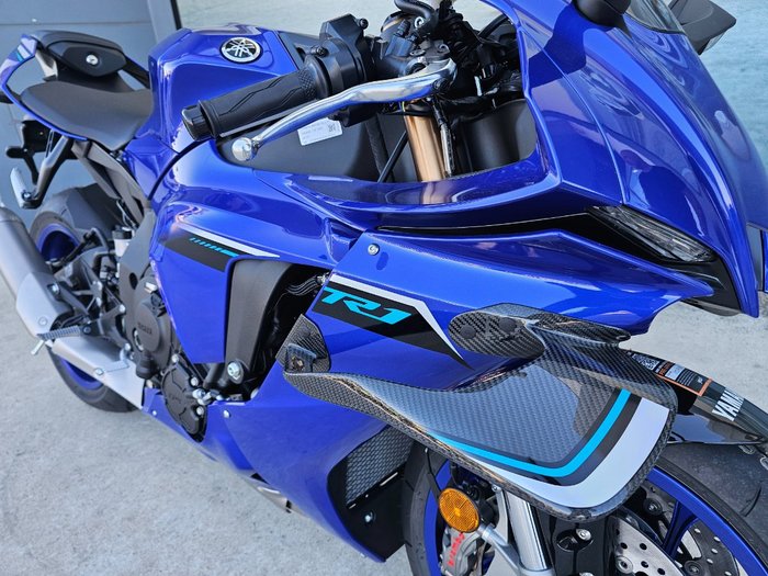 2025 Yamaha YZF-R1 Blue