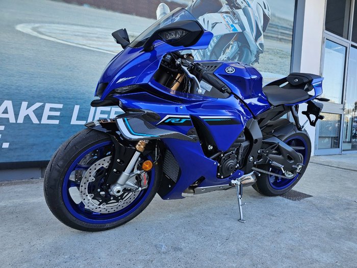 2025 Yamaha YZF-R1 Blue