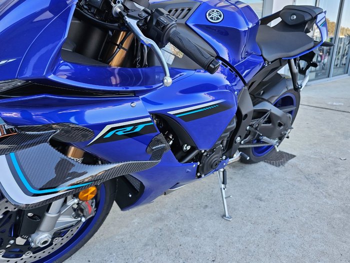 2025 Yamaha YZF-R1 Blue