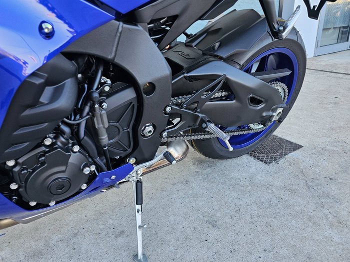 2025 Yamaha YZF-R1 Blue