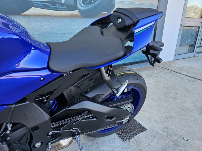 2025 Yamaha YZF-R1 Blue