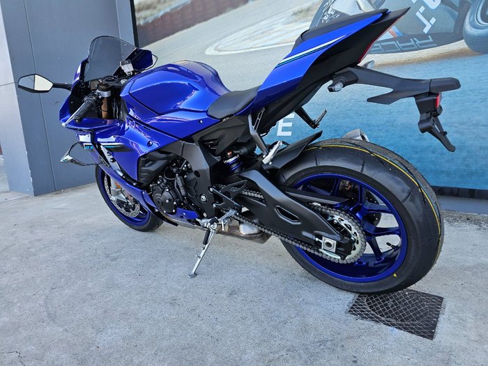 2025 Yamaha YZF-R1 Blue