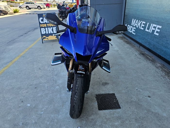 2025 Yamaha YZF-R1 Blue