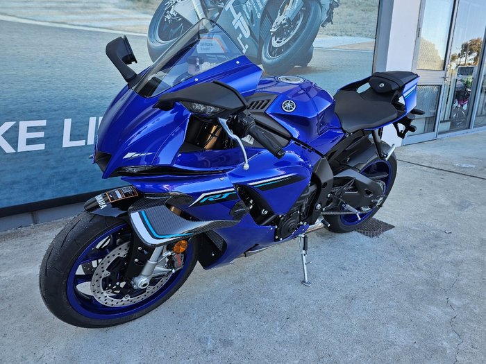 2025 Yamaha YZF-R1 Blue