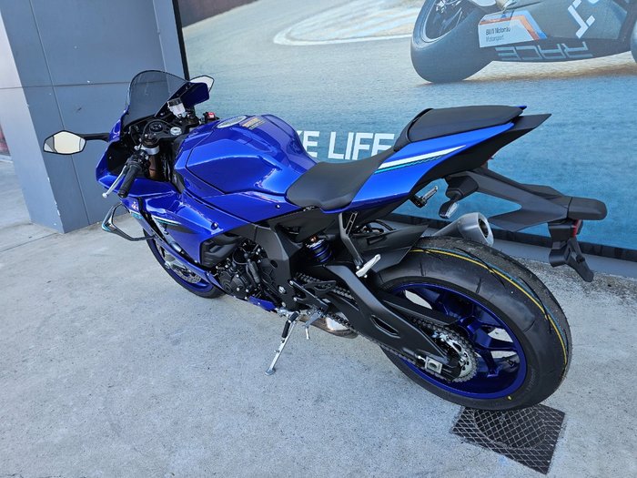 2025 Yamaha YZF-R1 Blue