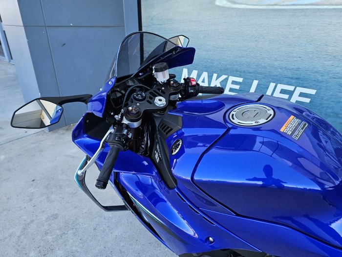 2025 Yamaha YZF-R1 Blue
