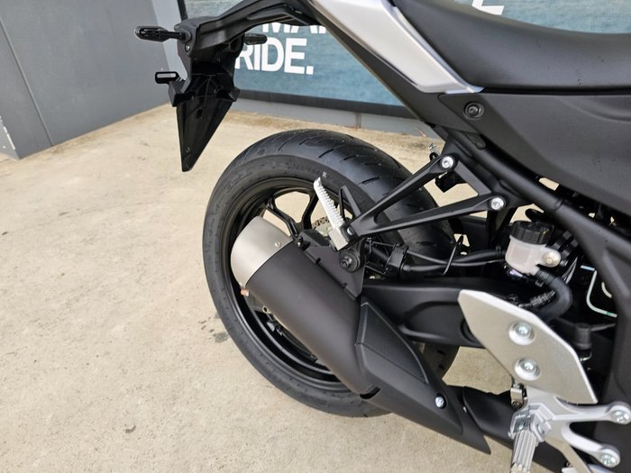 2025 Yamaha YZF-R3 White