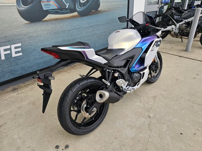 2025 Yamaha YZF-R3 White