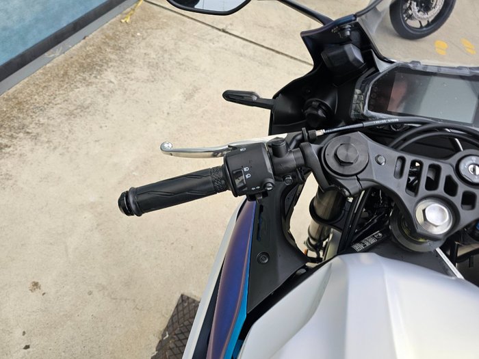 2025 Yamaha YZF-R3 White