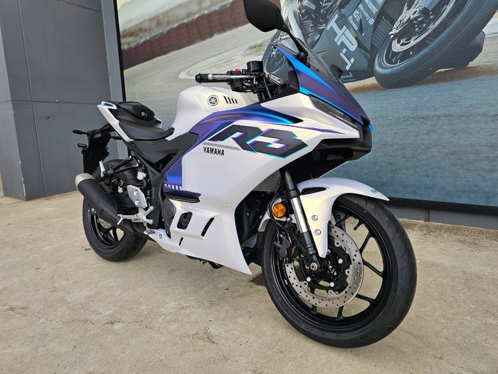 2025 Yamaha YZF-R3 White