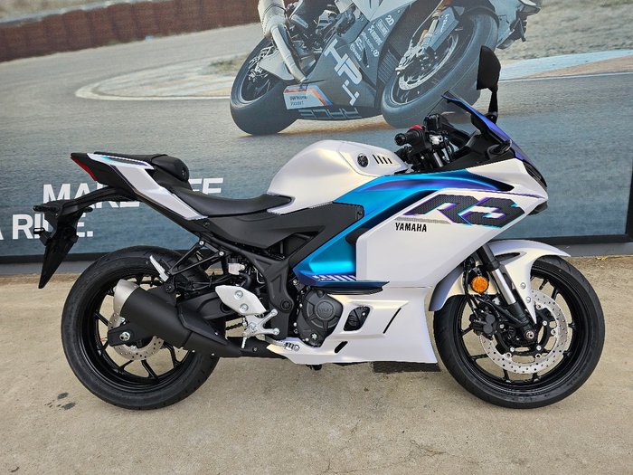 2025 Yamaha YZF-R3 White