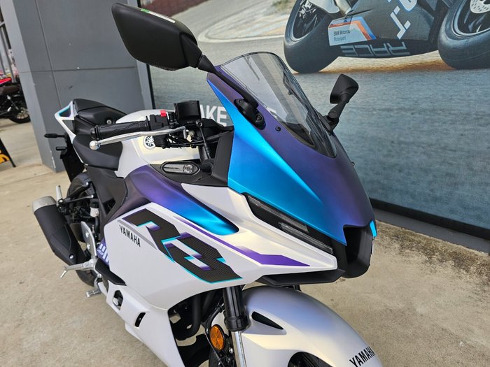 2025 Yamaha YZF-R3 White
