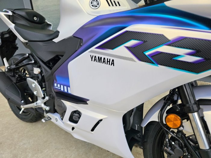 2025 Yamaha YZF-R3 White