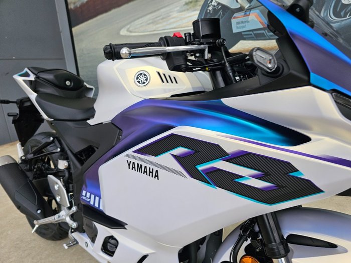 2025 Yamaha YZF-R3 White
