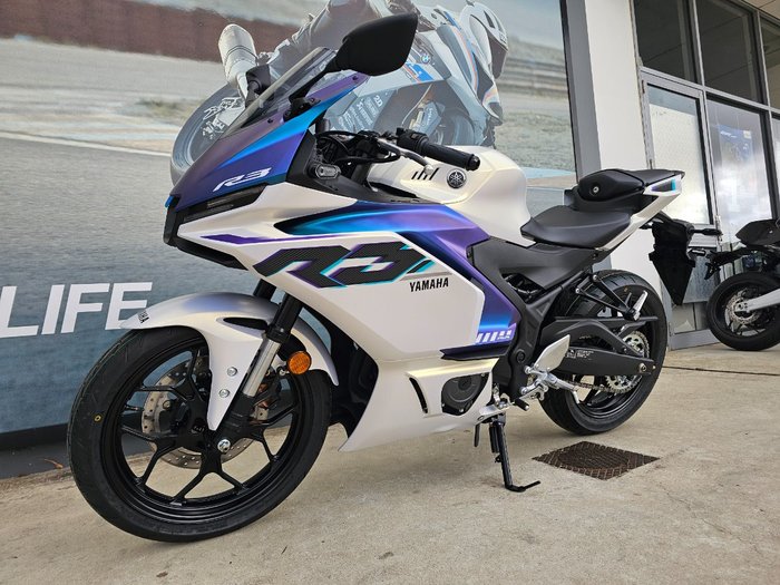 2025 Yamaha YZF-R3 White