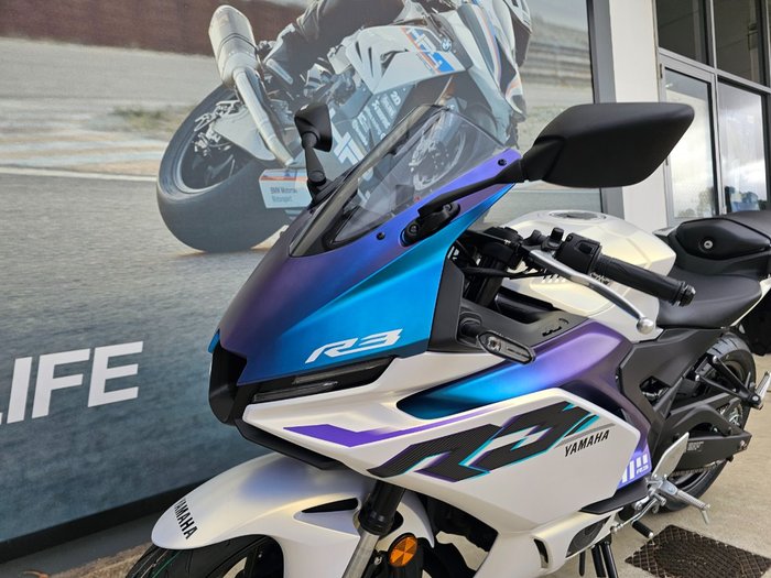 2025 Yamaha YZF-R3 White