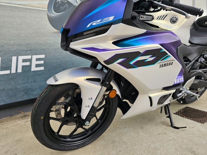 2025 Yamaha YZF-R3 White