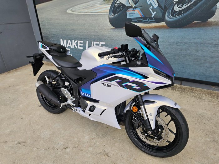 2025 Yamaha YZF-R3 White