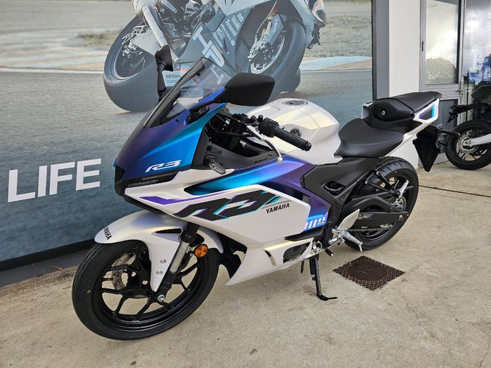 2025 Yamaha YZF-R3 White