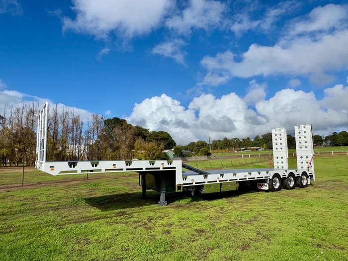 2025 FreightWest Semi Drop Deck