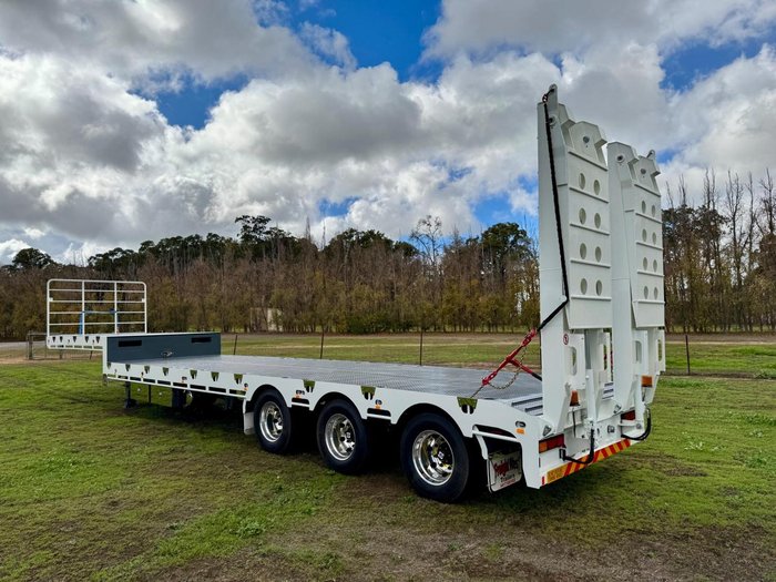 2025 FreightWest Semi Drop Deck