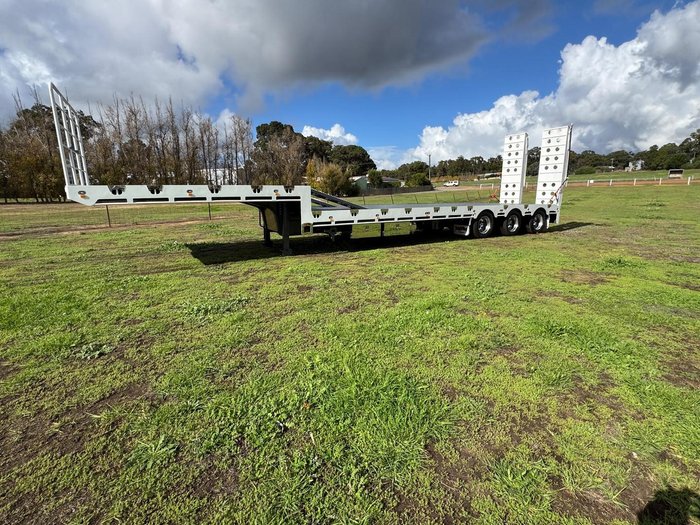 2026 FreightWest Semi  Drop Deck