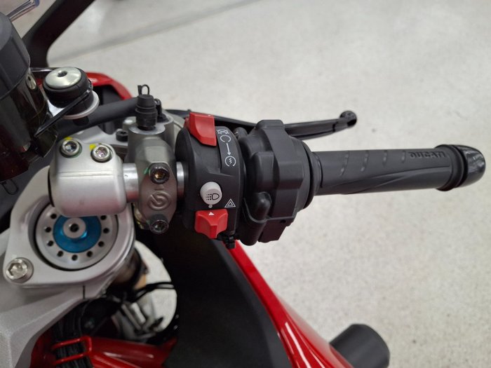 2024 DUCATI SUPERSPORT 950 S Red