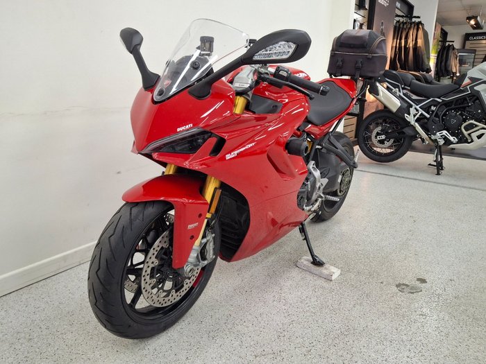 2024 DUCATI SUPERSPORT 950 S Red