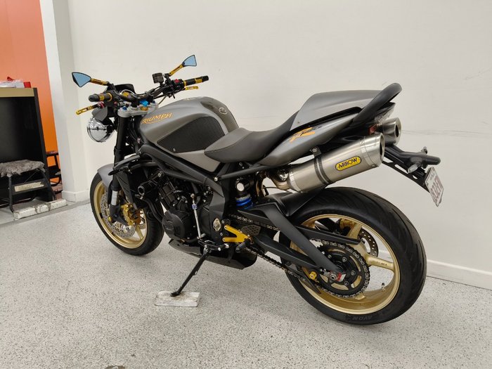 2010 Triumph STREET TRIPLE 675 grey