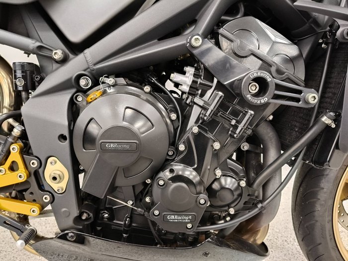 2010 Triumph STREET TRIPLE 675 grey
