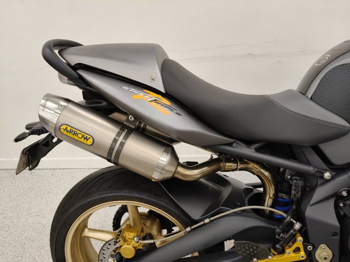 2010 Triumph STREET TRIPLE 675 grey